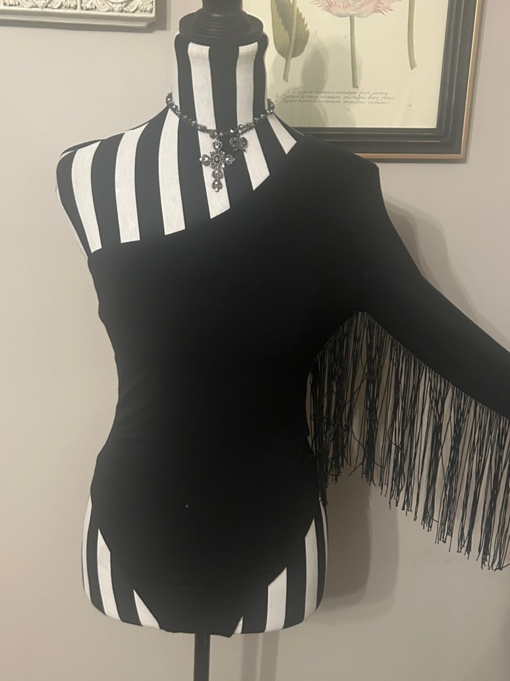Woman’s black One shoulder fringe bodysuit small - Picture 3 of 9